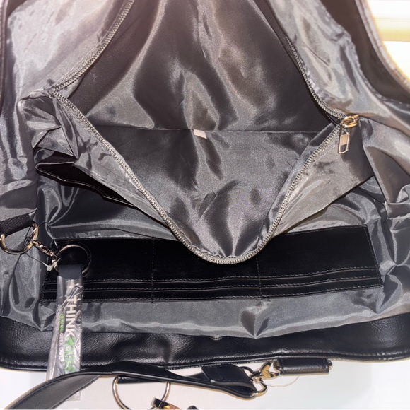 Think Geek D20 Origami Handbag of Holding Origami Bag - Picture 8 of 15